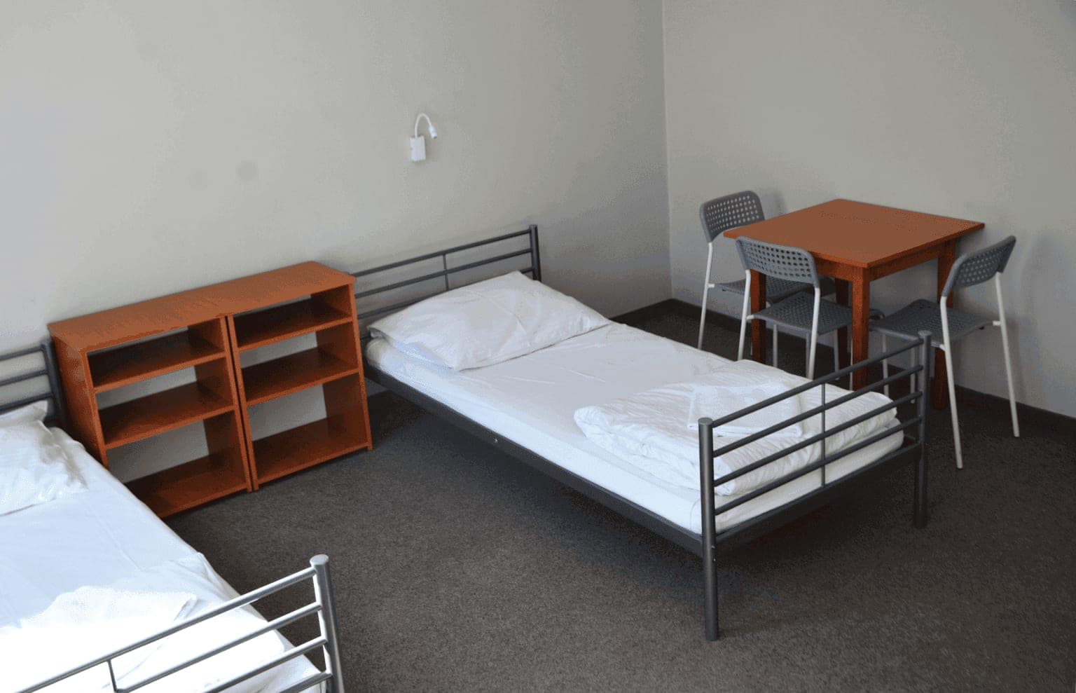 NH Hostel w Nowej Hucie — hostel z recepcją 24h